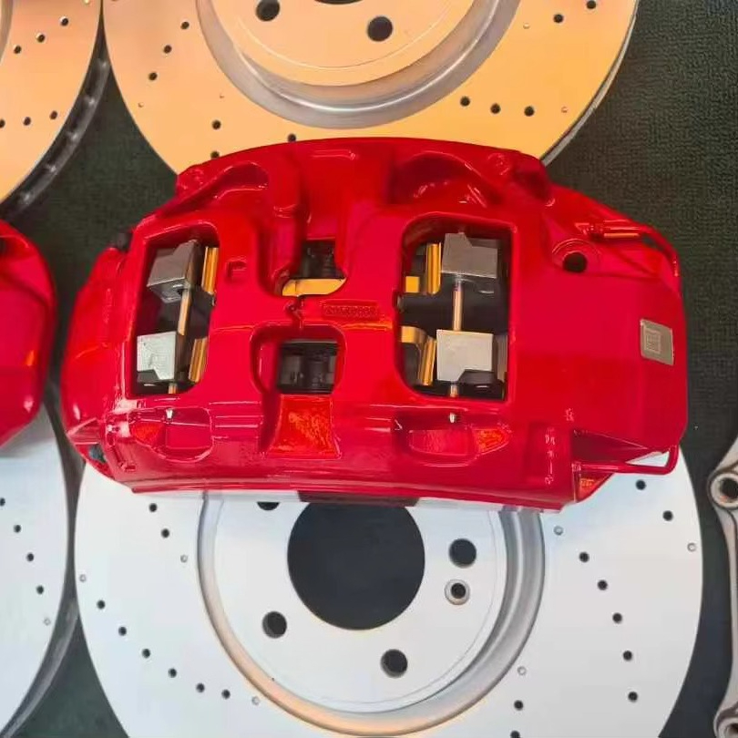 Nowy zestaw ulepszonych zacisk – Forged Front Brake Caliper 4 Piston recenzja i cena